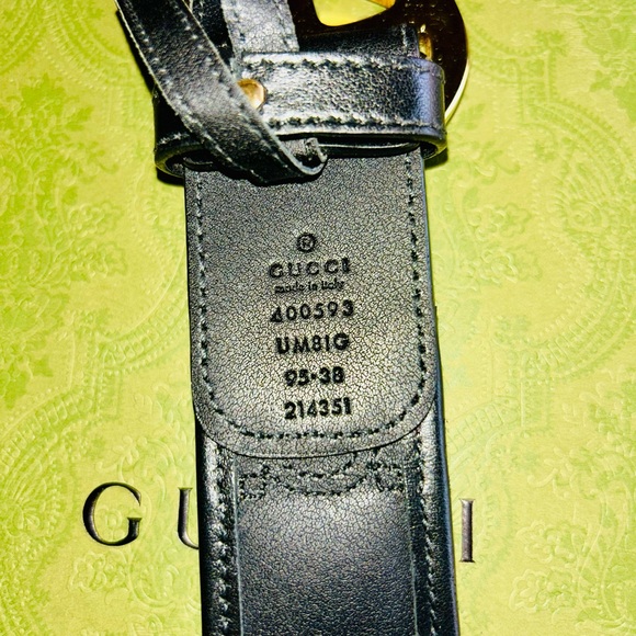 Gucci Black Leather Belt with Embossed GG Comes with Box, Bow & Dust Bag - Picture 3 of 7